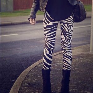 Classic Woman Accessories - Zebra Print Leggings Classic Woman Accessories - Zebra Print Leggings